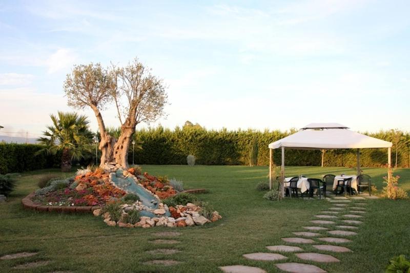 Agriturismo Posta Bassi Foggia Exterior photo